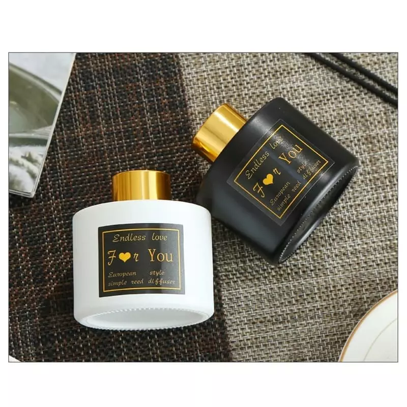 Diffuseur de parfum à bâton pour parfum maison